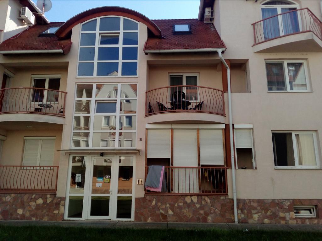 GÓBÉ Apartman Hajdúszoboszló Exterior foto