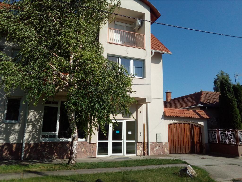 GÓBÉ Apartman Hajdúszoboszló Exterior foto